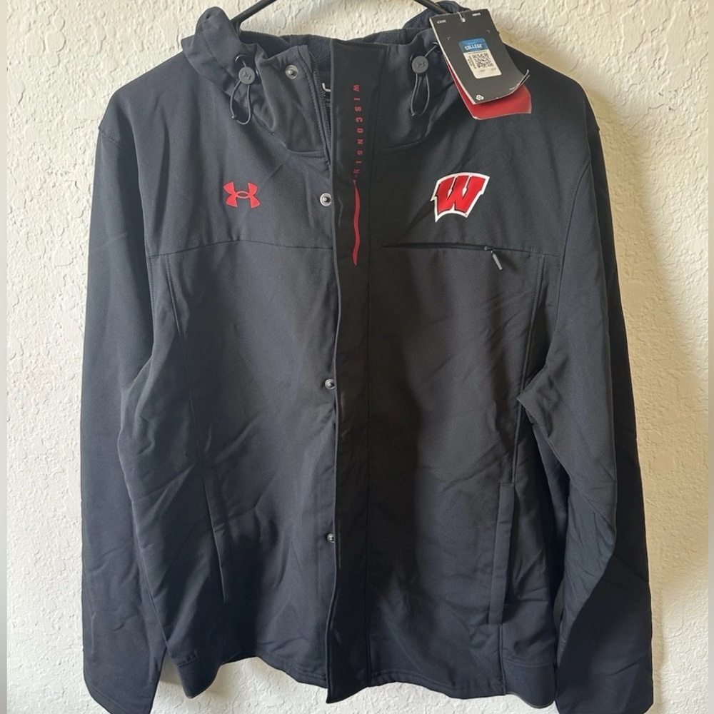 Men’s Medium Wisconsin Badgers UNDER ARMOUR Performance Full Zip Jacket